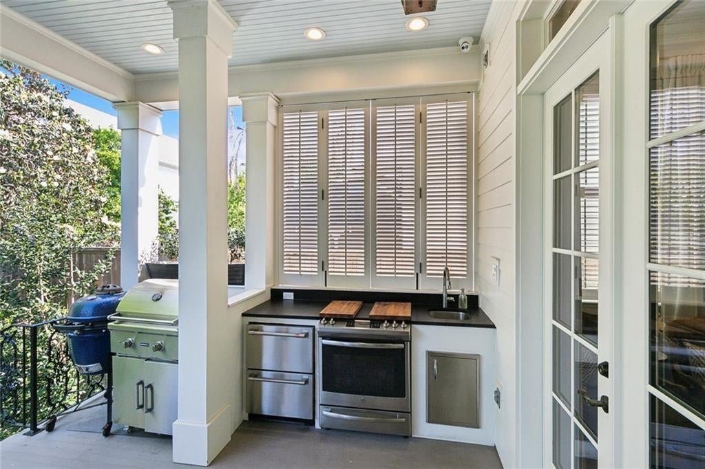 New Orleans, Louisiana, 70118, United States, 4 Bedrooms Bedrooms, ,4 BathroomsBathrooms,Residential,Active,2008307