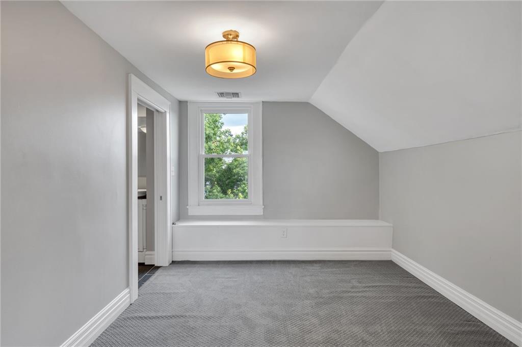 New Orleans, Louisiana, 70115, United States, 5 Bedrooms Bedrooms, ,4 BathroomsBathrooms,Residential,Active,1892595