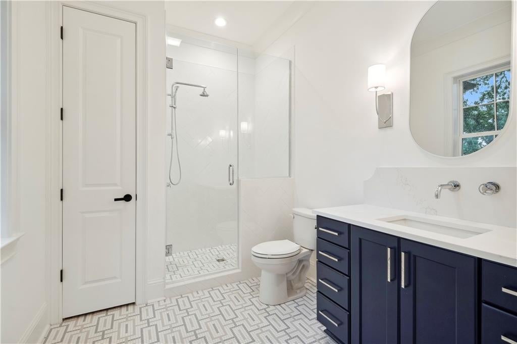 New Orleans, Louisiana, 70124, United States, 6 Bedrooms Bedrooms, ,6 BathroomsBathrooms,Residential,Active,1849202