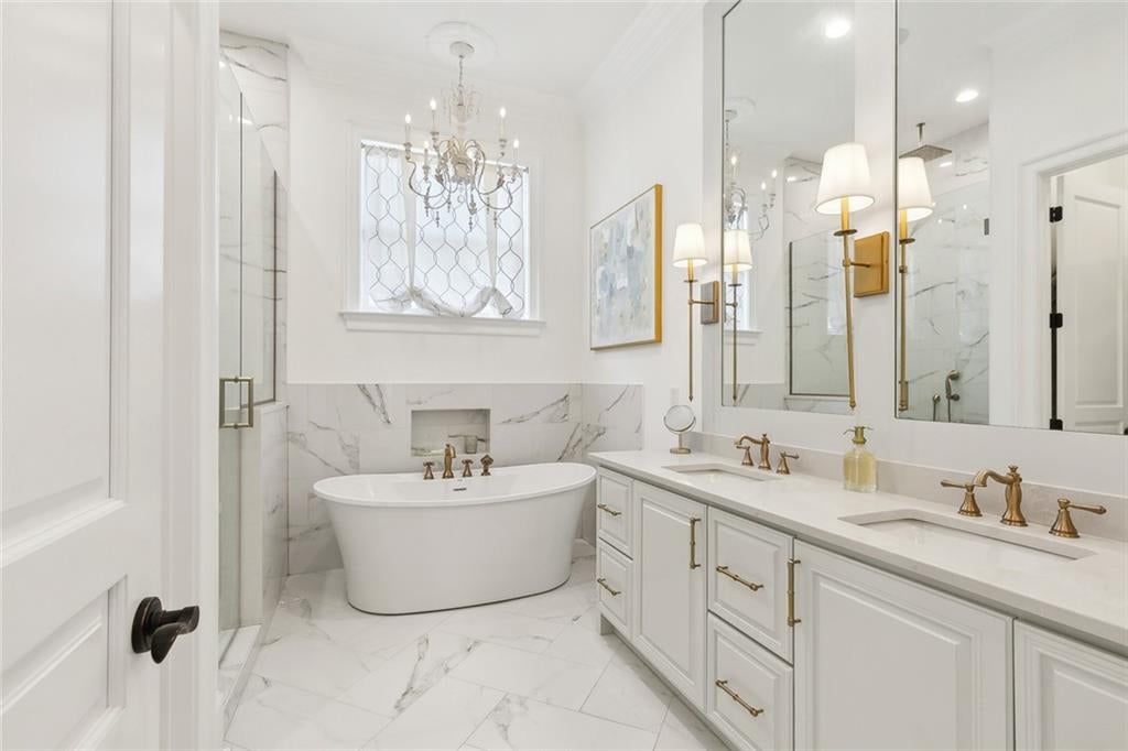 New Orleans, Louisiana, 70118, United States, 4 Bedrooms Bedrooms, ,4 BathroomsBathrooms,Residential,Active,2008307