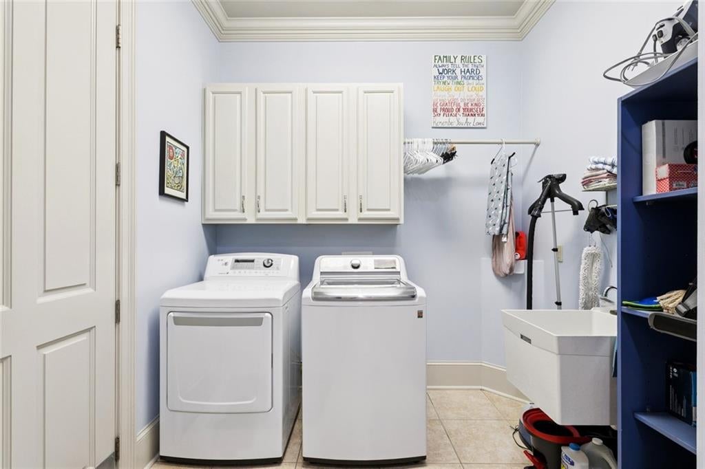 Metairie, Louisiana, 70005, United States, 4 Bedrooms Bedrooms, ,4 BathroomsBathrooms,Residential,Active,1907968