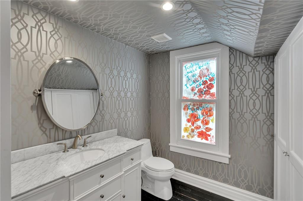 New Orleans, Louisiana, 70115, United States, 5 Bedrooms Bedrooms, ,4 BathroomsBathrooms,Residential,Active,1892595