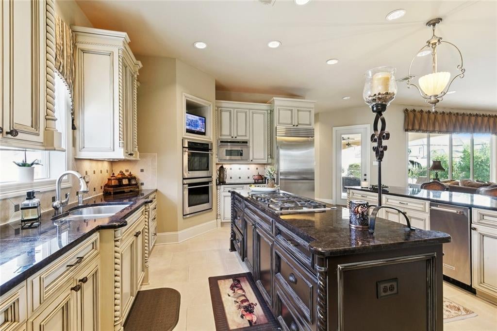 Kenner, Louisiana, 70065, United States, 3 Bedrooms Bedrooms, ,4 BathroomsBathrooms,Residential,Active,1961901