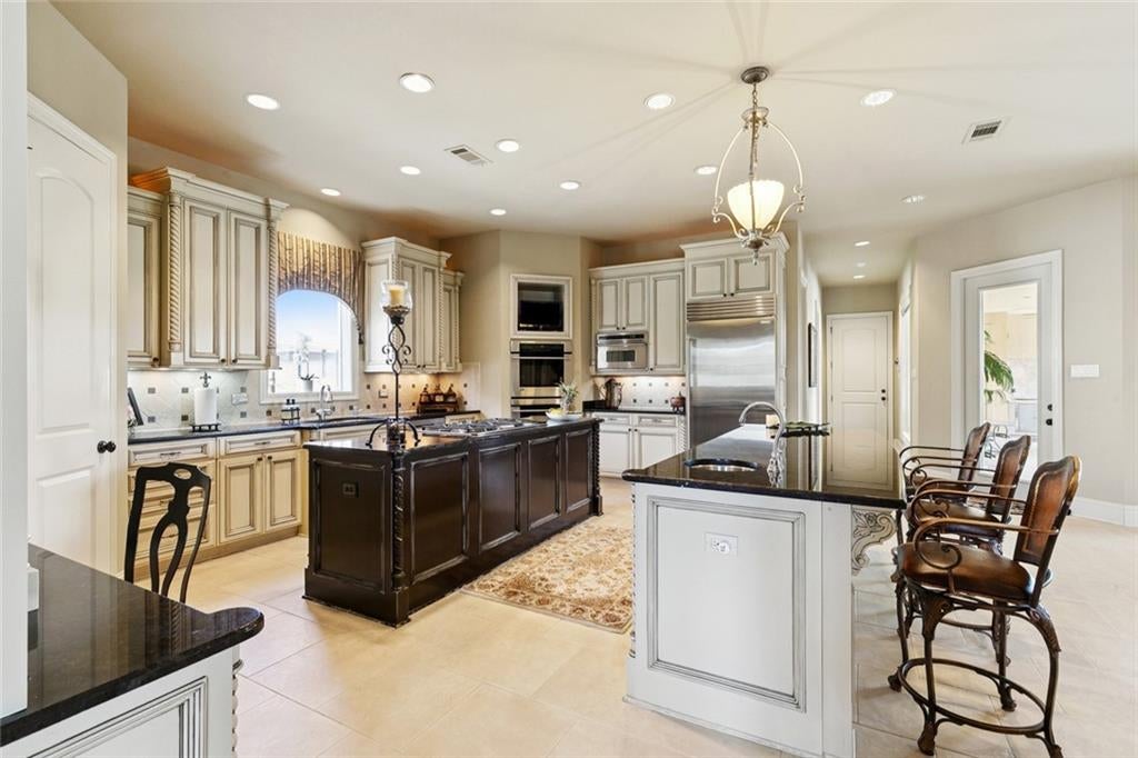 Kenner, Louisiana, 70065, United States, 3 Bedrooms Bedrooms, ,4 BathroomsBathrooms,Residential,Active,1961901