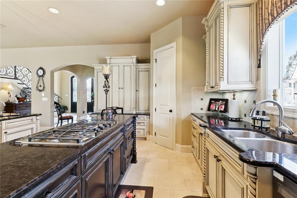 Kenner, Louisiana, 70065, United States, 3 Bedrooms Bedrooms, ,4 BathroomsBathrooms,Residential,Active,1961901