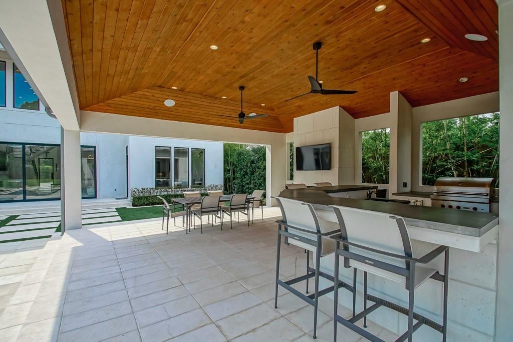 River Ridge, Louisiana, 70123, United States, 5 Bedrooms Bedrooms, ,4 BathroomsBathrooms,Residential,Active,1953285