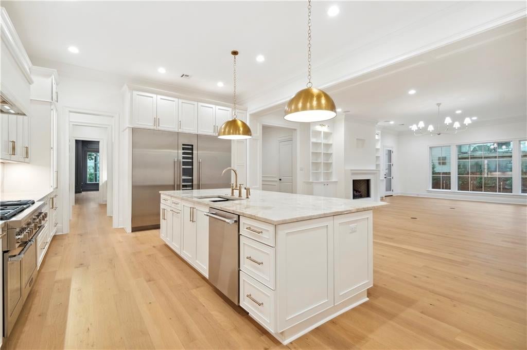 New Orleans, Louisiana, 70124, United States, 6 Bedrooms Bedrooms, ,6 BathroomsBathrooms,Residential,Active,1849202
