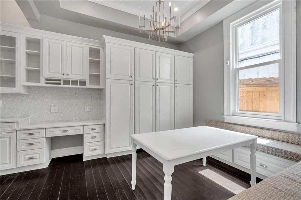 New Orleans, Louisiana, 70115, United States, 5 Bedrooms Bedrooms, ,4 BathroomsBathrooms,Residential,Active,1892595