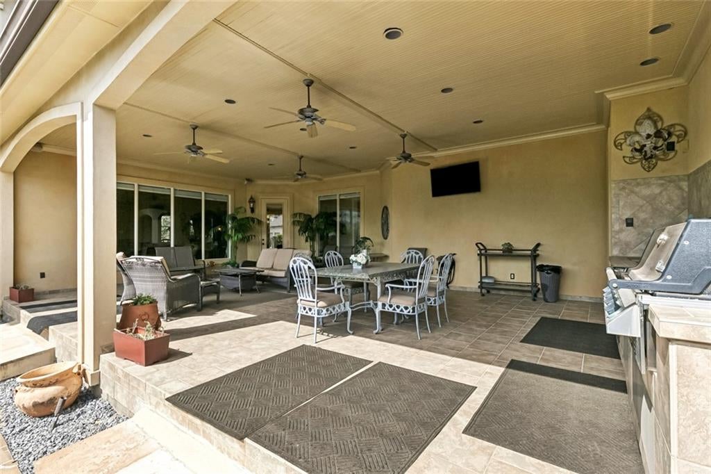 Kenner, Louisiana, 70065, United States, 3 Bedrooms Bedrooms, ,4 BathroomsBathrooms,Residential,Active,1961901