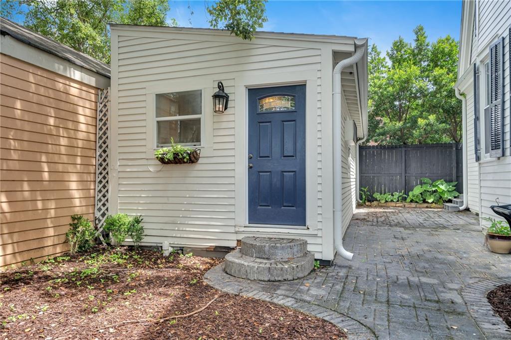 New Orleans, Louisiana, 70115, United States, 5 Bedrooms Bedrooms, ,4 BathroomsBathrooms,Residential,Active,1892595