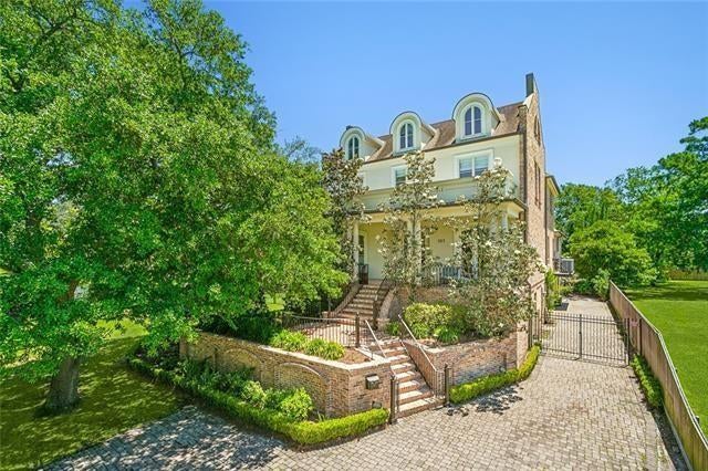 River Ridge, Louisiana, 70123, United States, 4 Bedrooms Bedrooms, ,5 BathroomsBathrooms,Residential,Active,2009854