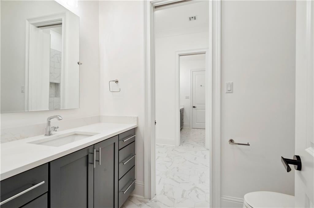 New Orleans, Louisiana, 70124, United States, 6 Bedrooms Bedrooms, ,6 BathroomsBathrooms,Residential,Active,1849202