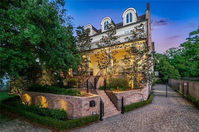 River Ridge, Louisiana, 70123, United States, 4 Bedrooms Bedrooms, ,5 BathroomsBathrooms,Residential,Active,2009854