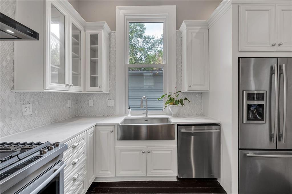 New Orleans, Louisiana, 70115, United States, 5 Bedrooms Bedrooms, ,4 BathroomsBathrooms,Residential,Active,1892595