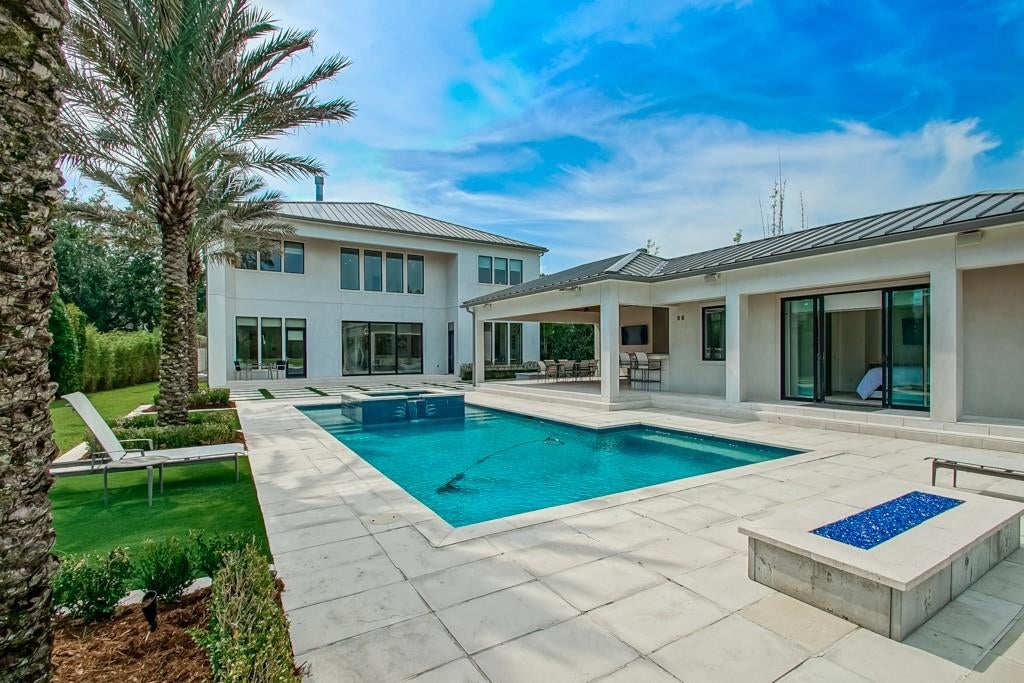 River Ridge, Louisiana, 70123, United States, 5 Bedrooms Bedrooms, ,4 BathroomsBathrooms,Residential,Active,1953285