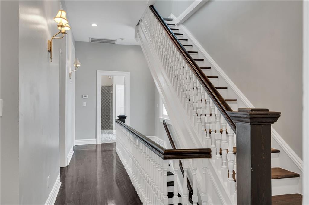 New Orleans, Louisiana, 70115, United States, 5 Bedrooms Bedrooms, ,4 BathroomsBathrooms,Residential,Active,1892595