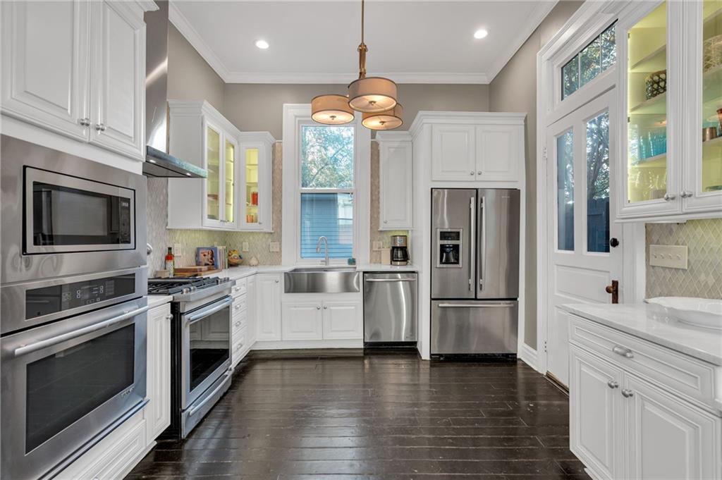 New Orleans, Louisiana, 70115, United States, 5 Bedrooms Bedrooms, ,4 BathroomsBathrooms,Residential,Active,1892595