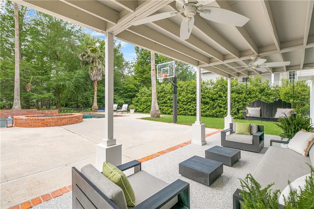 Mandeville, Louisiana, 70448, United States, 4 Bedrooms Bedrooms, ,5 BathroomsBathrooms,Residential,Active,1941106