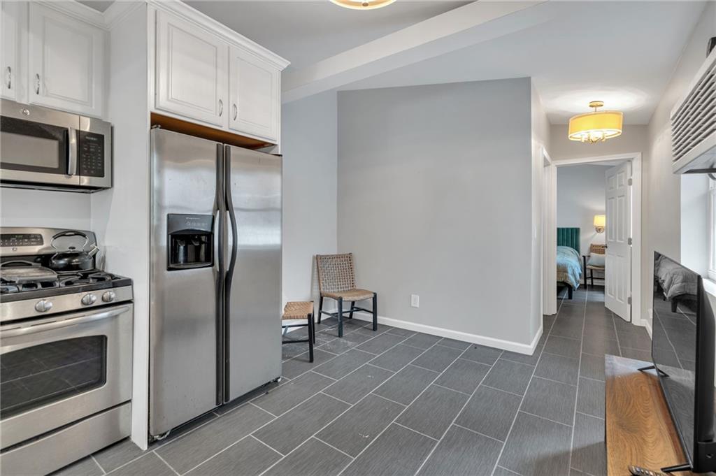 New Orleans, Louisiana, 70115, United States, 5 Bedrooms Bedrooms, ,4 BathroomsBathrooms,Residential,Active,1892595