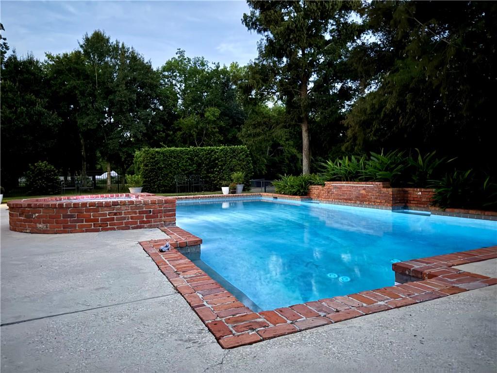 Mandeville, Louisiana, 70448, United States, 4 Bedrooms Bedrooms, ,5 BathroomsBathrooms,Residential,Active,1941106