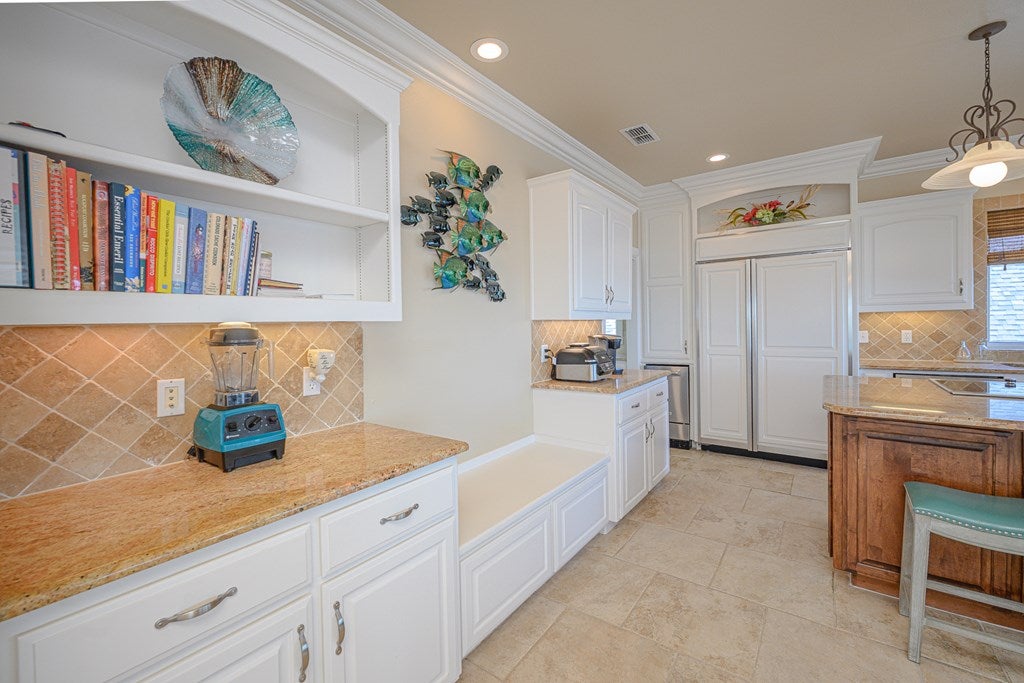 Rockport, Texas, 78382, United States, 5 Bedrooms Bedrooms, ,4 BathroomsBathrooms,Residential,Active,1723082