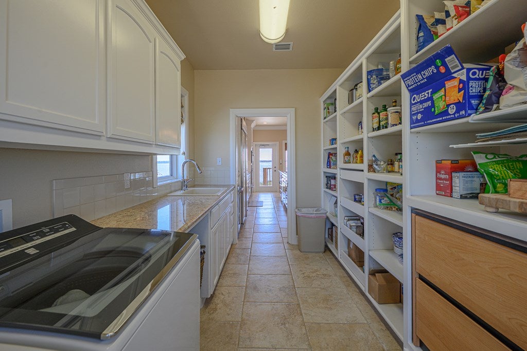 Rockport, Texas, 78382, United States, 5 Bedrooms Bedrooms, ,4 BathroomsBathrooms,Residential,Active,1723082