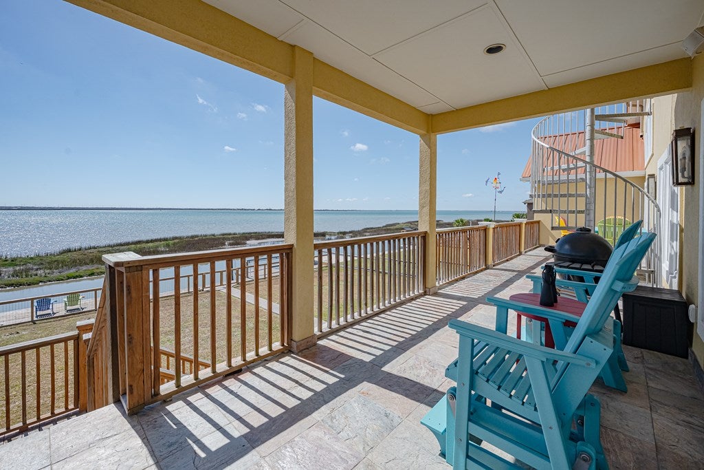 Rockport, Texas, 78382, United States, 5 Bedrooms Bedrooms, ,4 BathroomsBathrooms,Residential,Active,1723082