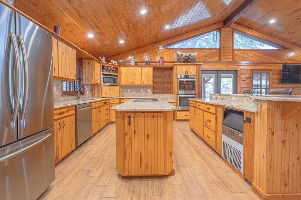 Rockport, Texas, 78382, United States, 3 Bedrooms Bedrooms, ,4 BathroomsBathrooms,Residential,Active,1929924