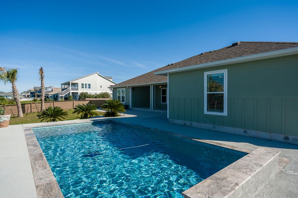 Rockport, Texas, 78382, United States, 5 Bedrooms Bedrooms, ,5 BathroomsBathrooms,Residential,Active,2008732