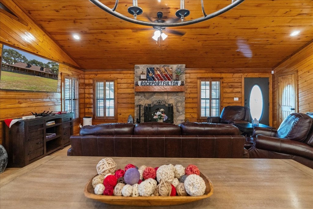 Rockport, Texas, 78382, United States, 3 Bedrooms Bedrooms, ,4 BathroomsBathrooms,Residential,Active,1929924