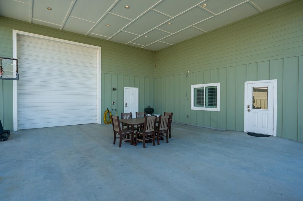 Rockport, Texas, 78382, United States, 5 Bedrooms Bedrooms, ,5 BathroomsBathrooms,Residential,Active,2008732