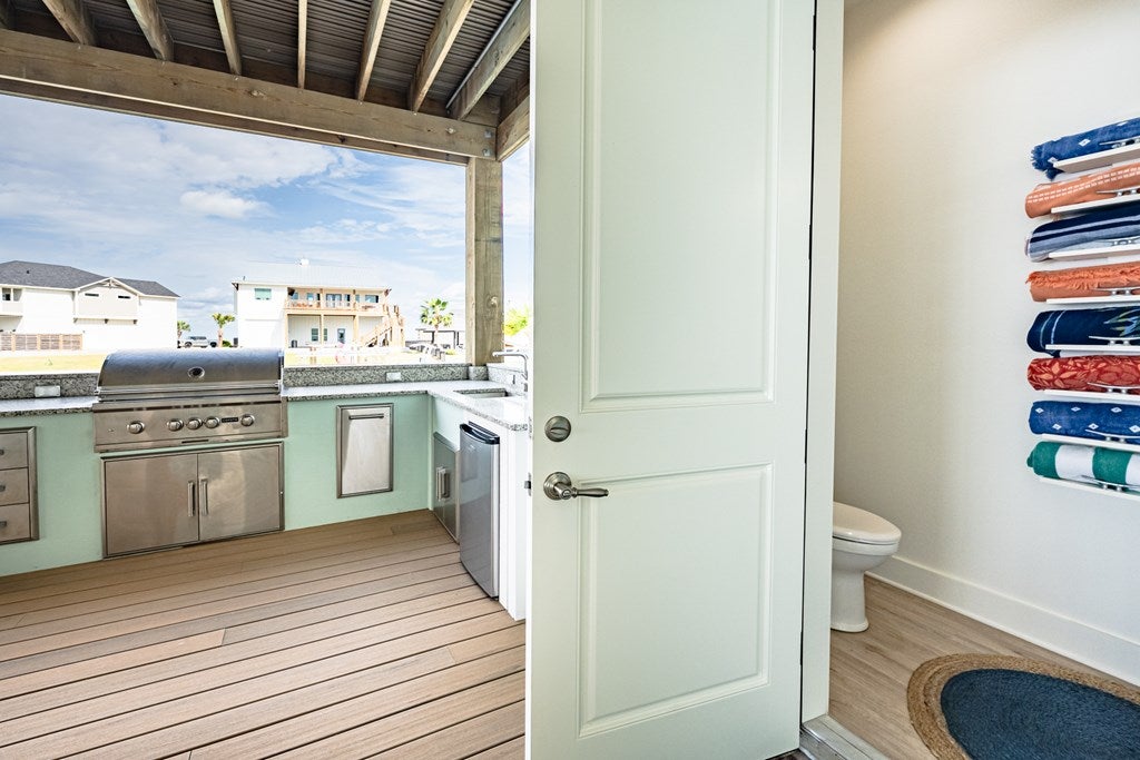 Rockport, Texas, 78382, United States, ,4 BathroomsBathrooms,Residential,Active,1823941
