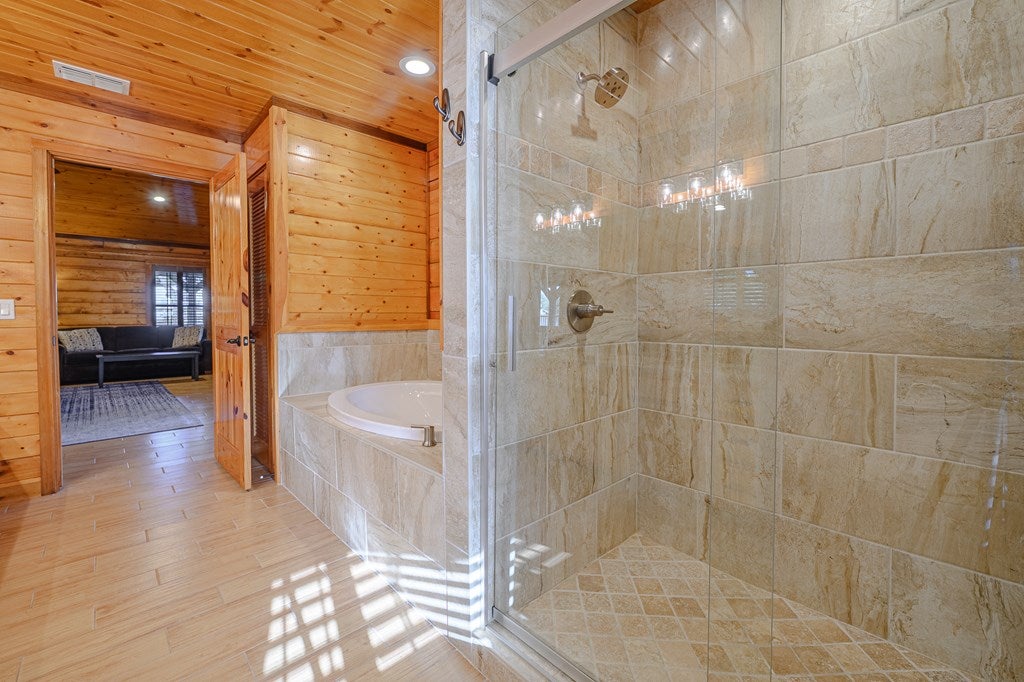 Rockport, Texas, 78382, United States, 3 Bedrooms Bedrooms, ,4 BathroomsBathrooms,Residential,Active,1929924
