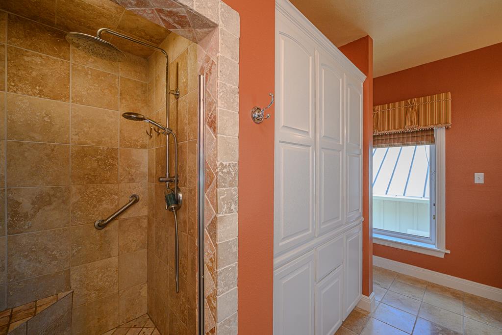Rockport, Texas, 78382, United States, 5 Bedrooms Bedrooms, ,4 BathroomsBathrooms,Residential,Active,1723082