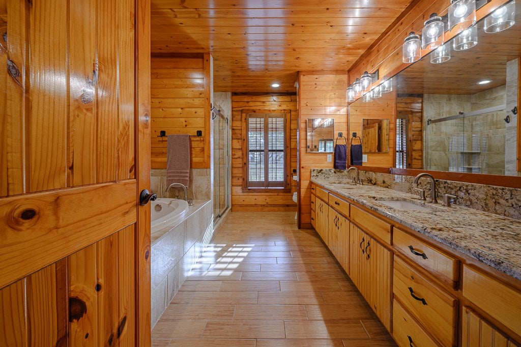 Rockport, Texas, 78382, United States, 3 Bedrooms Bedrooms, ,4 BathroomsBathrooms,Residential,Active,1929924