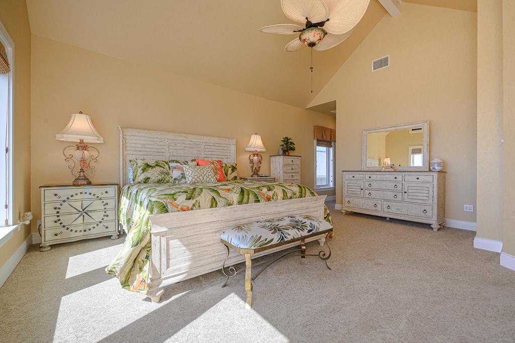 Rockport, Texas, 78382, United States, 5 Bedrooms Bedrooms, ,4 BathroomsBathrooms,Residential,Active,1723082