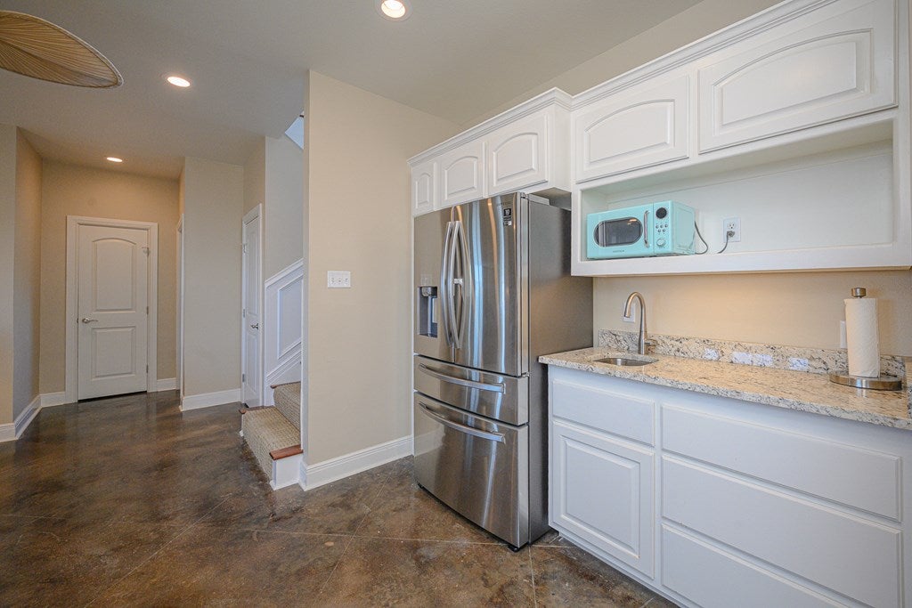 Rockport, Texas, 78382, United States, 5 Bedrooms Bedrooms, ,4 BathroomsBathrooms,Residential,Active,1723082