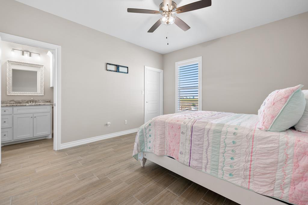 Rockport, Texas, 78382, United States, 5 Bedrooms Bedrooms, ,5 BathroomsBathrooms,Residential,Active,2008732