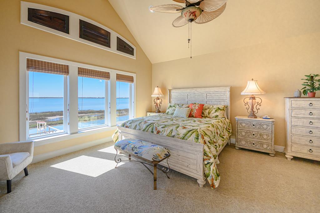 Rockport, Texas, 78382, United States, 5 Bedrooms Bedrooms, ,4 BathroomsBathrooms,Residential,Active,1723082