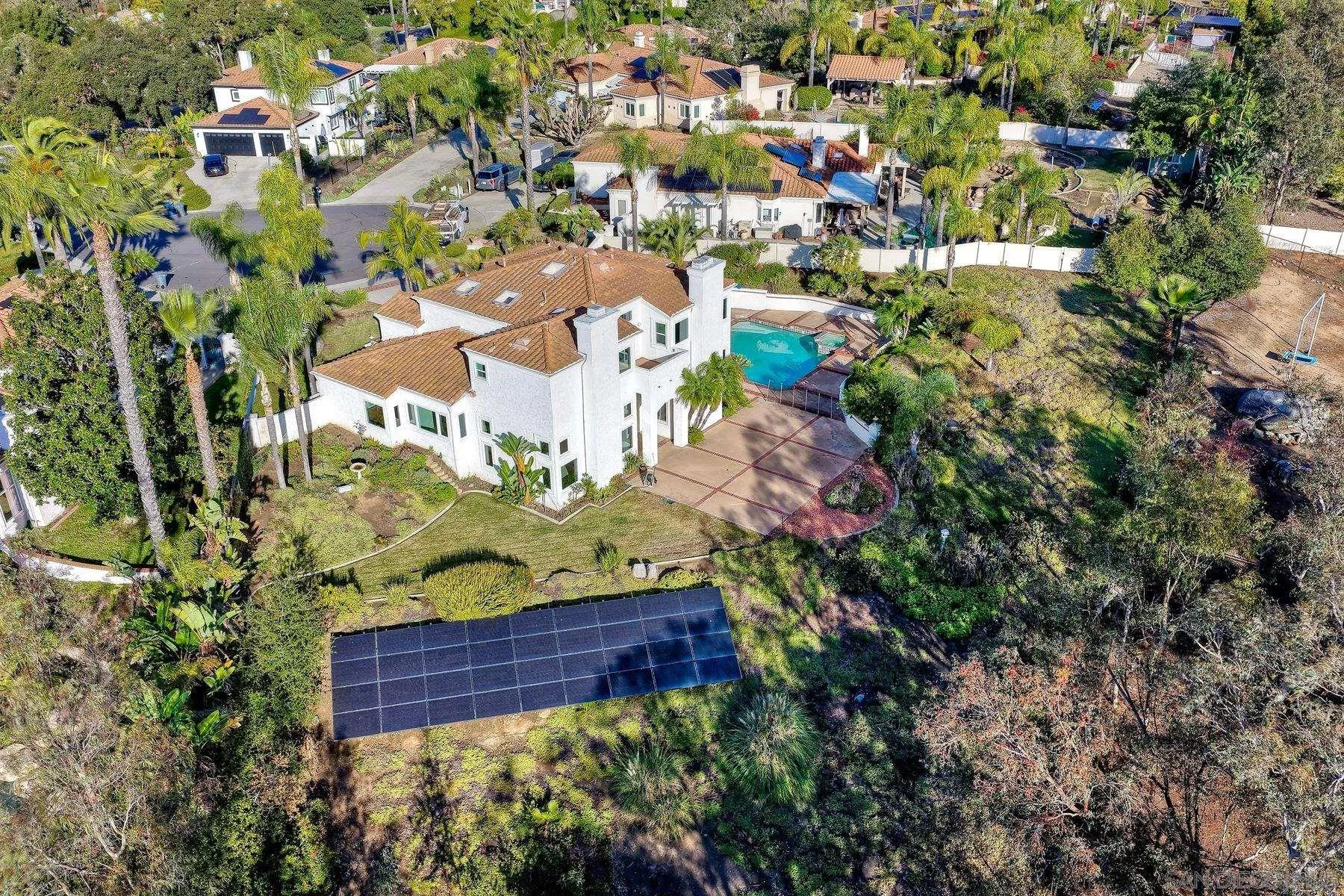 Escondido, California, 92029, United States, 4 Bedrooms Bedrooms, ,4 BathroomsBathrooms,Residential,Active,1995277