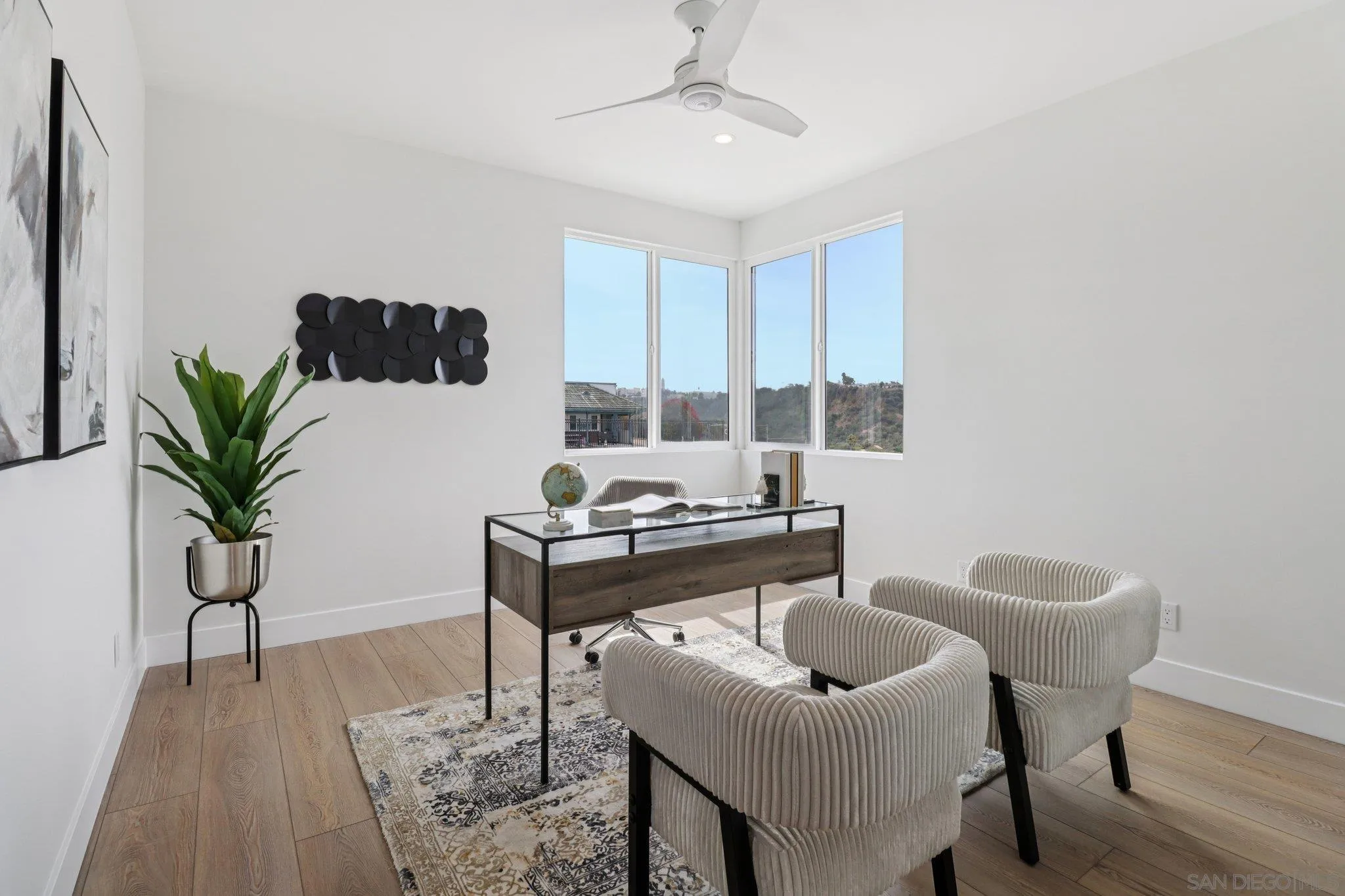 San Diego, California, 92110, United States, 4 Bedrooms Bedrooms, ,4 BathroomsBathrooms,Residential,Active,1922508