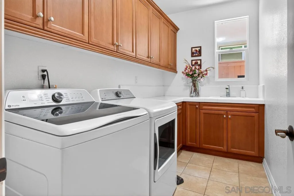 San Diego, California, 92127, United States, 5 Bedrooms Bedrooms, ,5 BathroomsBathrooms,Residential,Active,2045687