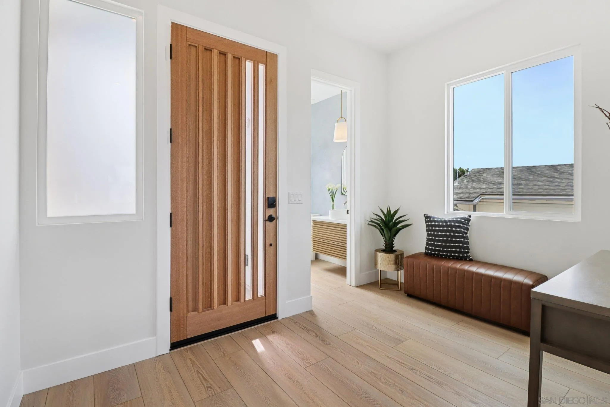 San Diego, California, 92110, United States, 4 Bedrooms Bedrooms, ,4 BathroomsBathrooms,Residential,Active,1922508