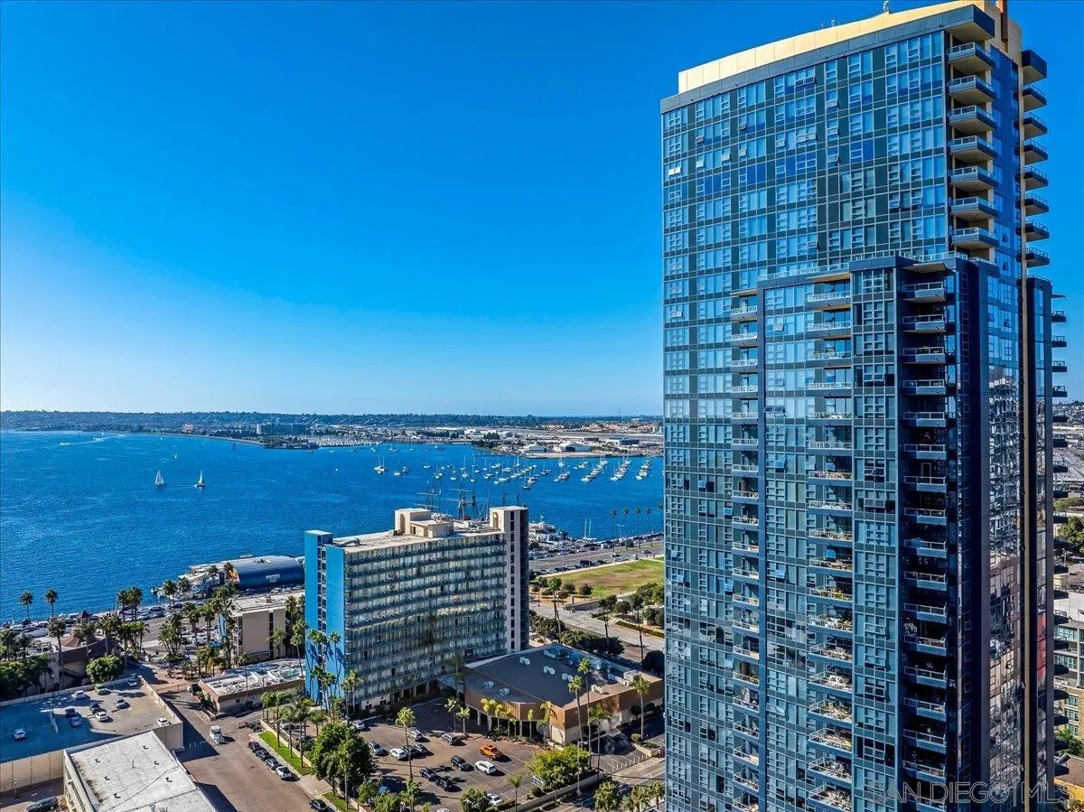 San Diego, California, 92101, United States, 2 Bedrooms Bedrooms, ,3 BathroomsBathrooms,Residential,Active,2032885