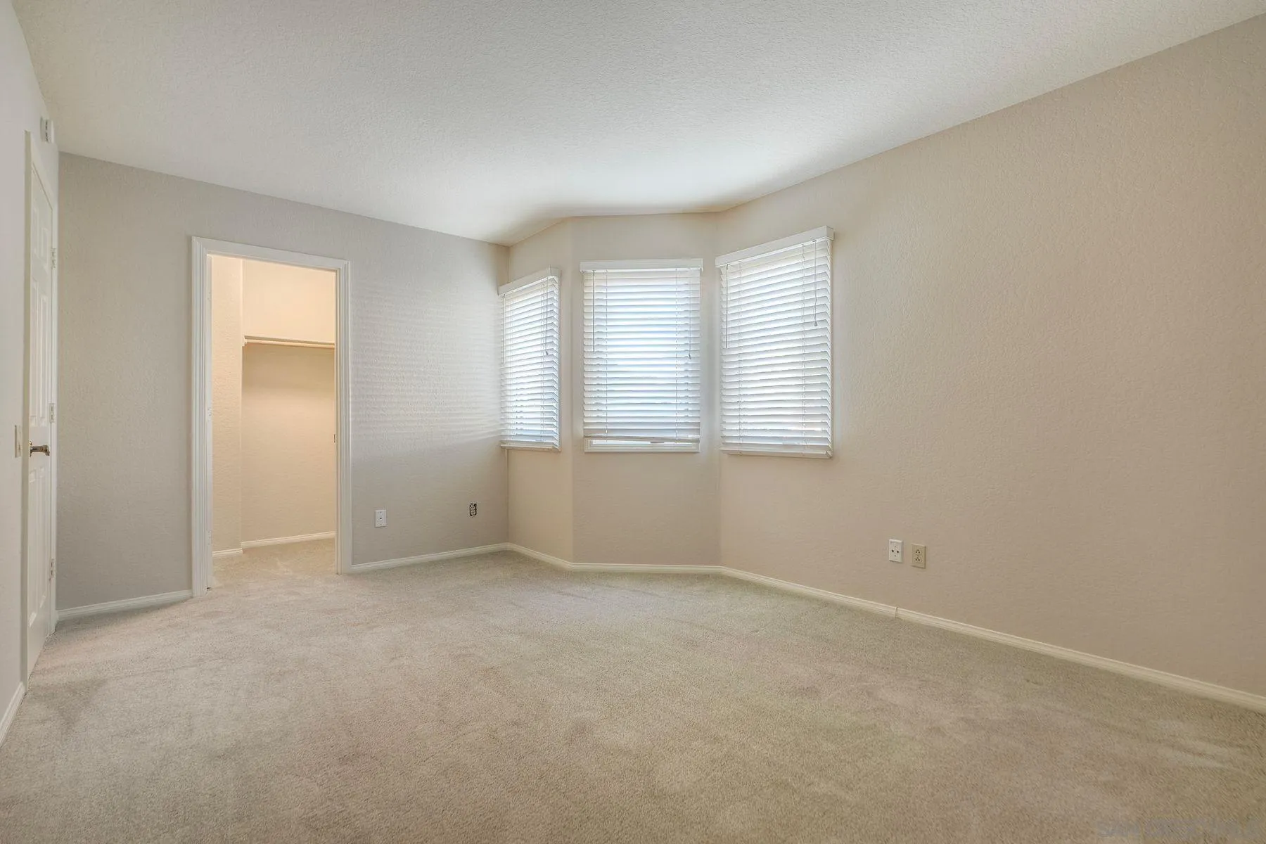 Escondido, California, 92029, United States, 4 Bedrooms Bedrooms, ,4 BathroomsBathrooms,Residential,Active,1995277