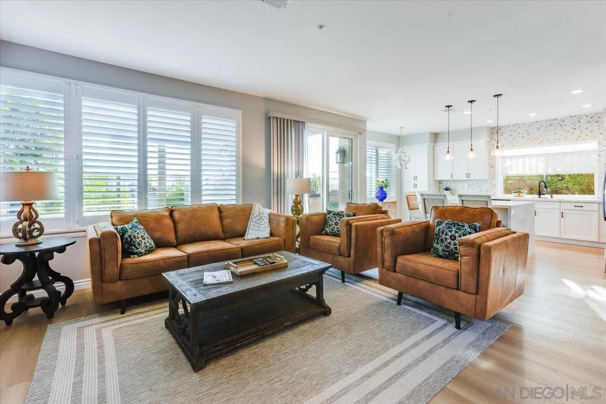 Escondido, California, 92026, United States, 5 Bedrooms Bedrooms, ,3 BathroomsBathrooms,Residential,Active,1970987