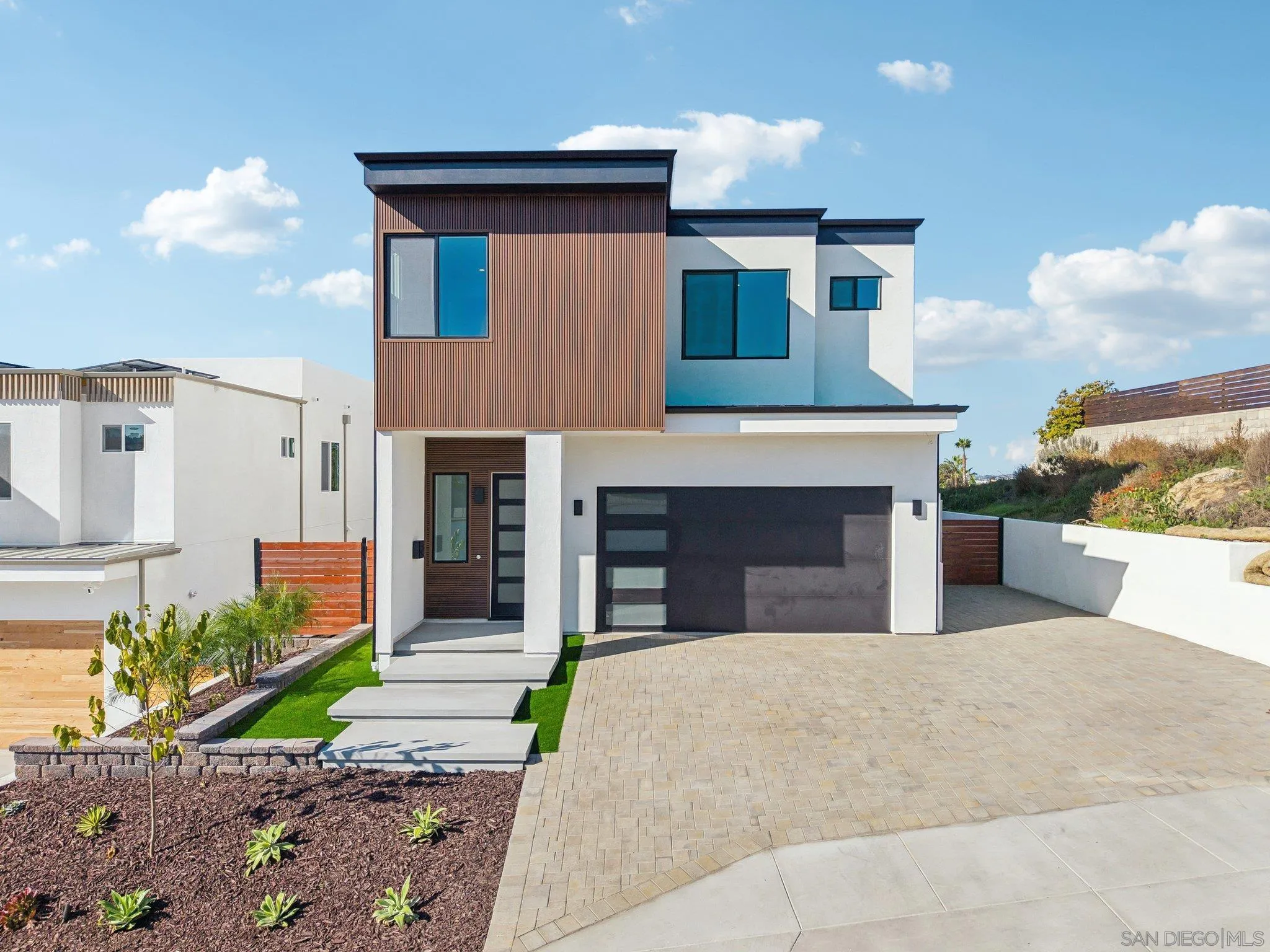 San Diego, California, 92110, United States, 4 Bedrooms Bedrooms, ,4 BathroomsBathrooms,Residential,Active,2007325