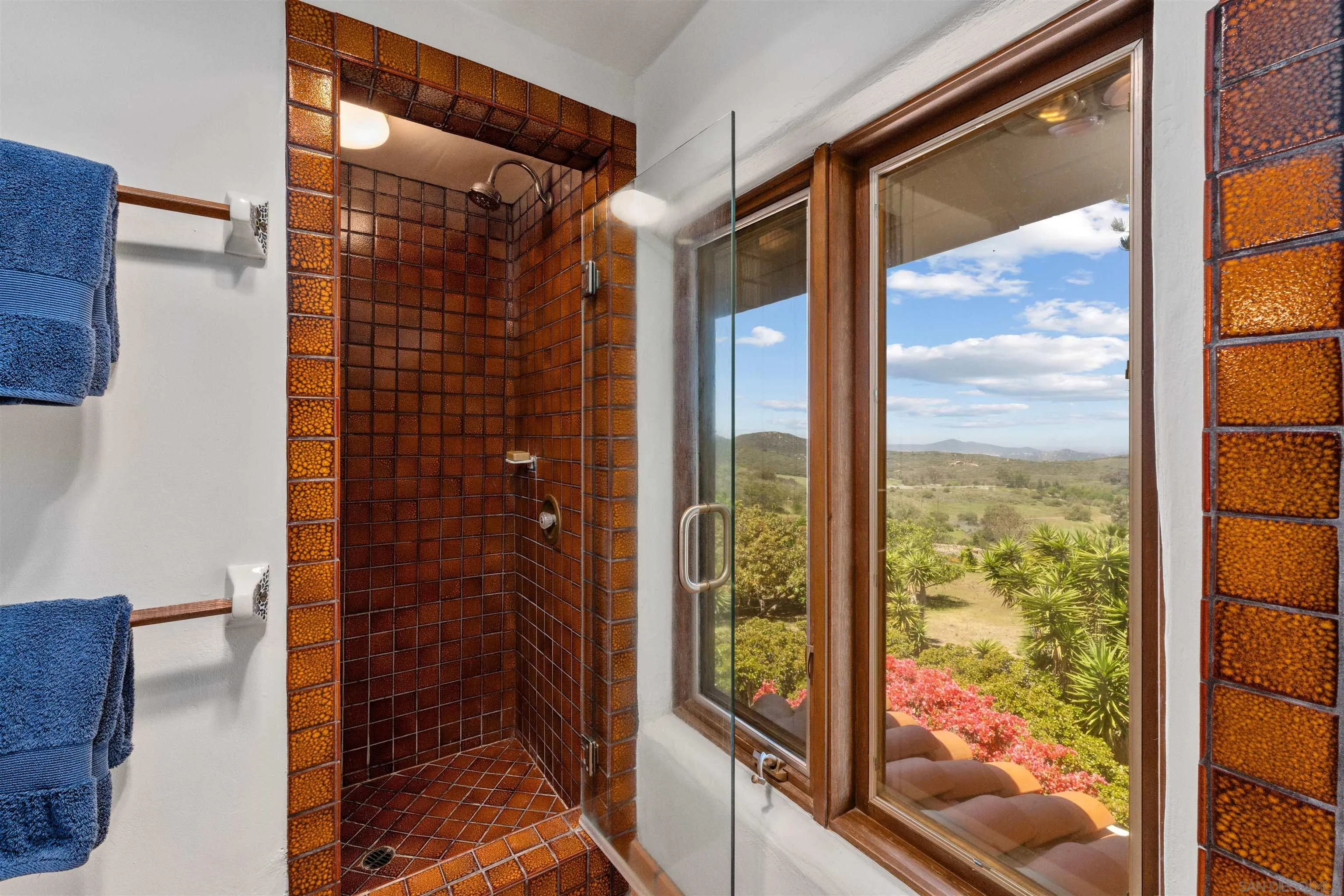 Poway, California, 92064, United States, 5 Bedrooms Bedrooms, ,4 BathroomsBathrooms,Residential,Active,1973638