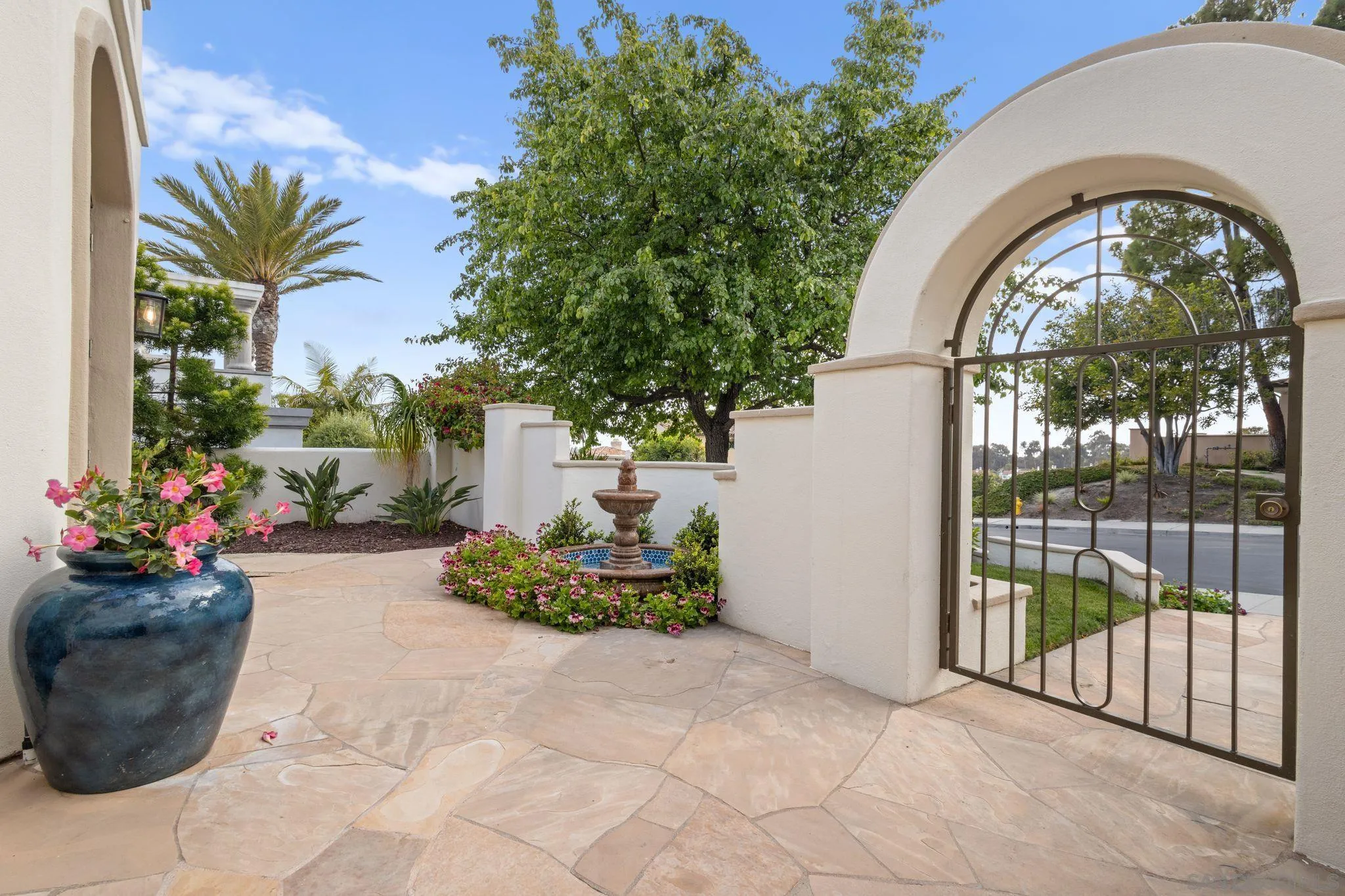 Carlsbad, California, 92011, United States, 5 Bedrooms Bedrooms, ,5 BathroomsBathrooms,Residential,Pending,2045548
