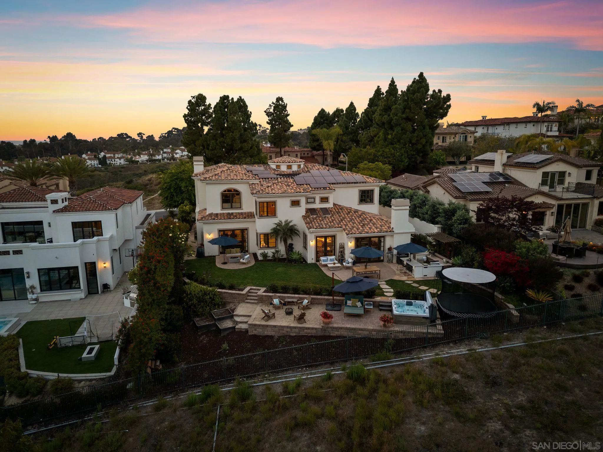 Carlsbad, California, 92011, United States, 5 Bedrooms Bedrooms, ,5 BathroomsBathrooms,Residential,Pending,2045548